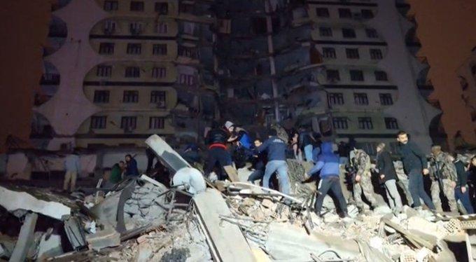 Más de 1.300 muertos por un devastador terremoto de 7,8 de magnitud en Turquía y Siria 1 2024