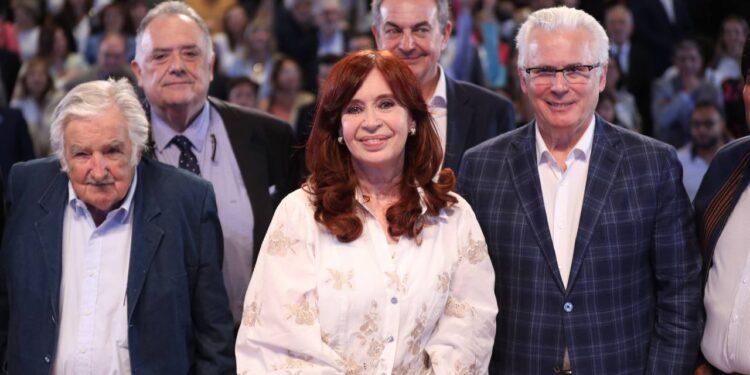 Cristina Fernández: "Las sentencias se escriben en los medios" 1 2024