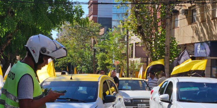 El sindicato de taxis con los tapones de punta: "No se le impide trabajar a Uber, pero pregona la evasión" 1 2024
