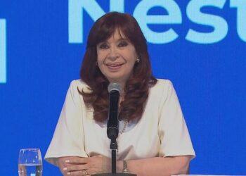 CFK bajó el tono al clamor por su candidatura: "Di todo lo que tenía que dar" 19 2024