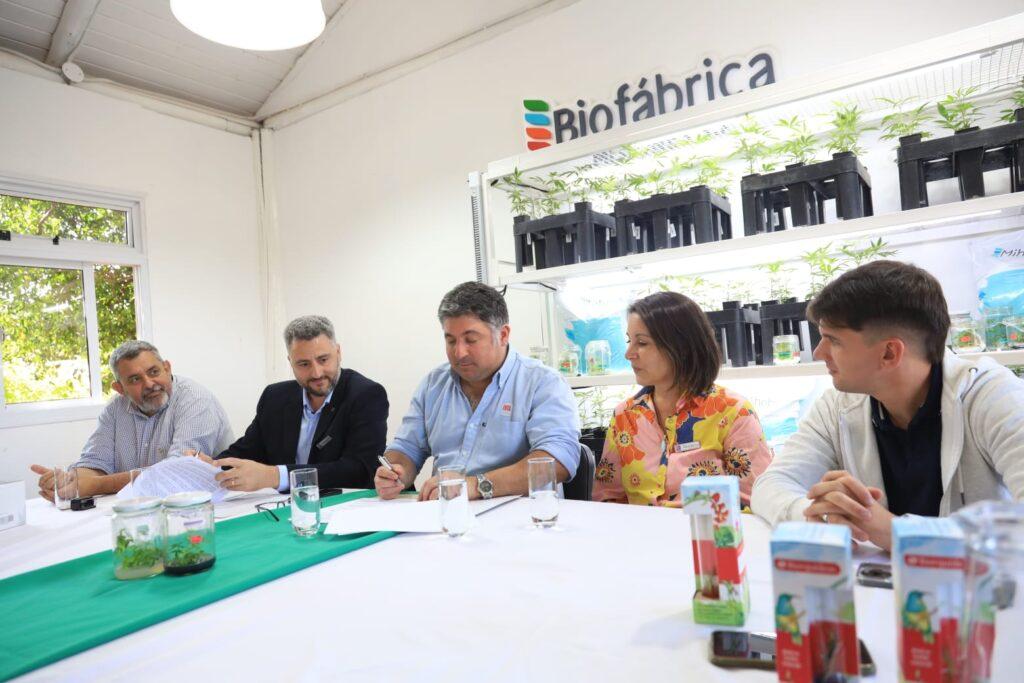 Biofábrica firmó convenio con el Inta y se destacaron los avances en biotecnología 4 2023