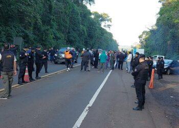 En la previa del finde largo, docentes reclaman en el acceso a Iguazú y taxistas buscan diluir la medida 11 2024