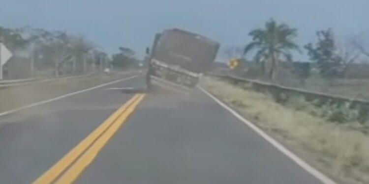 Tras polémica por camionero misionero que volcó en Corrientes, afirman que sólo 16 municipios están adheridos a la Ley Nacional de Tránsito 1 2024