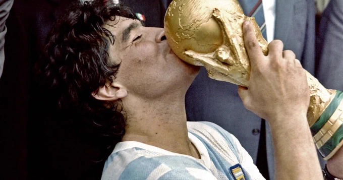 Maradona fue elegido como el deportista más popular de la historia: en qué lugar quedó Messi 1 2023