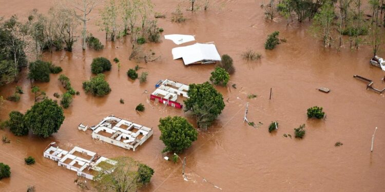 Se elevó a 37 el número de muertos al paso de un ciclón por el sur de Brasil 1 2023
