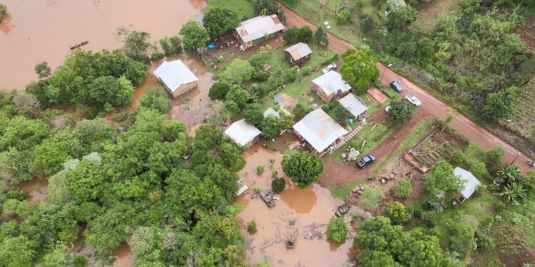 El Soberbio: con recaudos, preparan regreso de familias a sus casas y admiten que si llovía como en Brasil "iba a ser peor" 1 2023