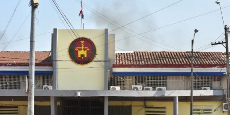 Reclusos de Tacumbú acuerdan levantar toma y liberar a guardias, según la Policía de Paraguay 1 2023