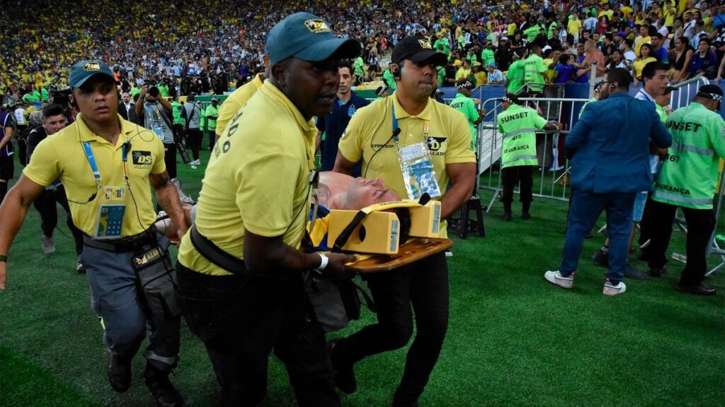 La policía brasileña reprimió a hinchas argentinos: la Selección se retiró de la cancha y volvió 3 2024