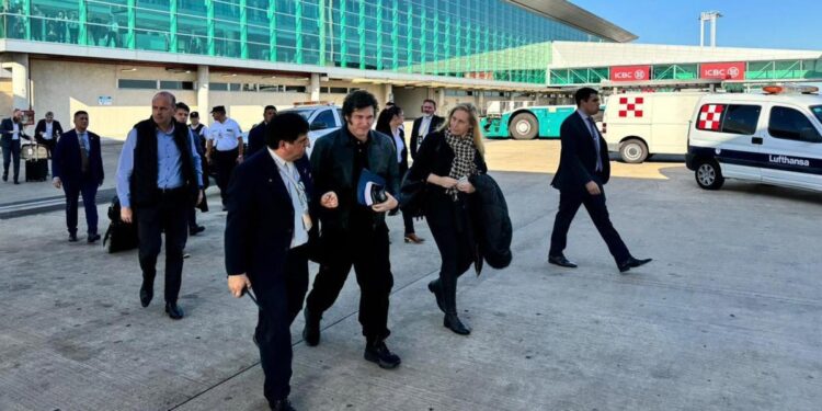 Milei viajó a Davos para participar del Foro Económico Mundial y reunirse con autoridades del FMI 1 2024